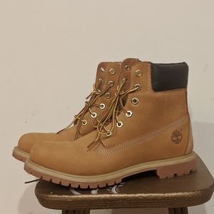 Timberland Women's Boot in Wheat Nubuck